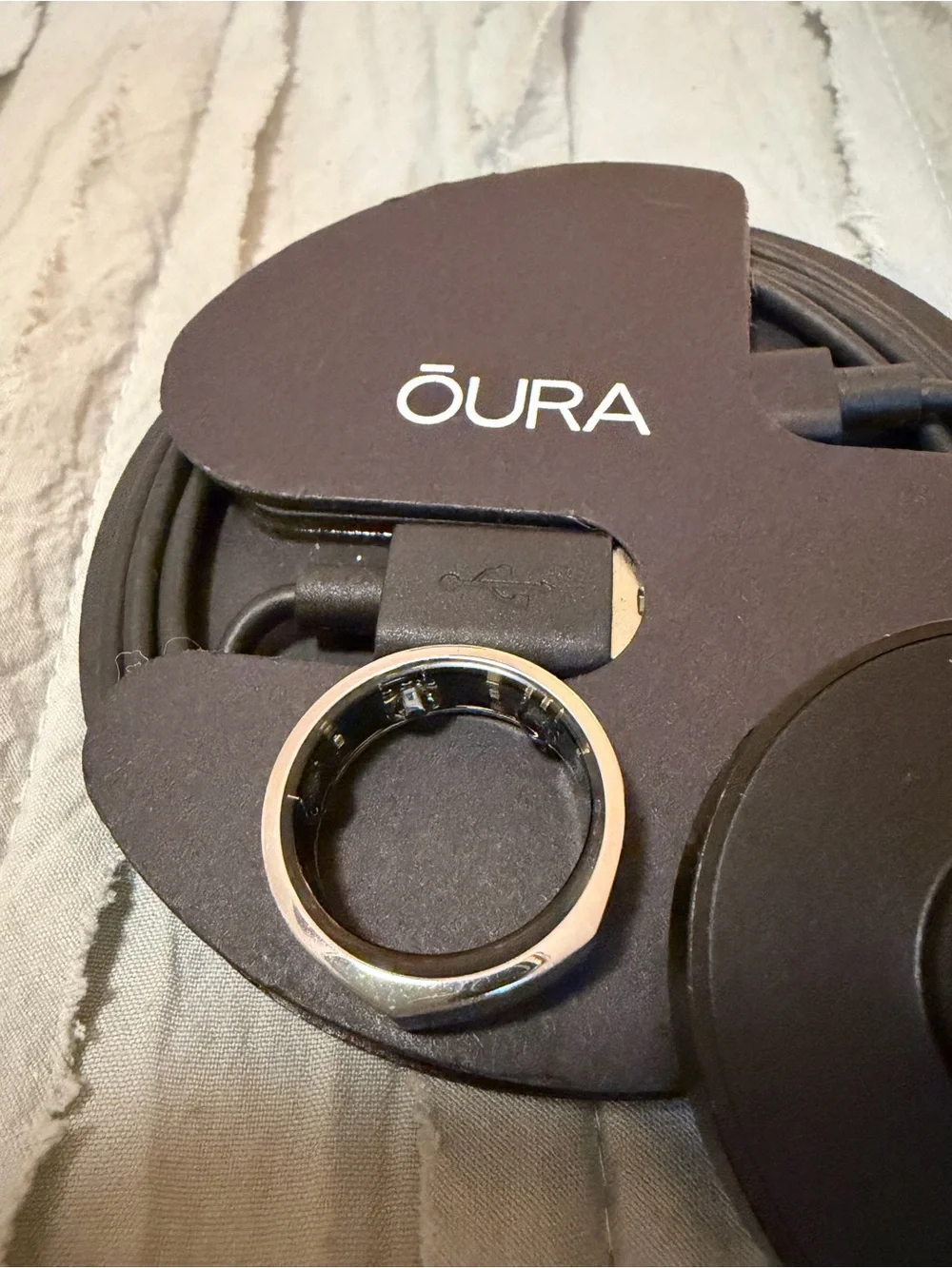 Oura Gen 3 Ring and Charger for parts or sizing